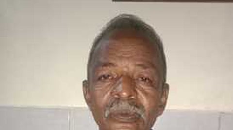 பூட்டிய வீடுகளில் கைவரிசை காட்டிய நபா் கைது