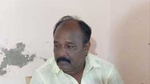 பட்டா மாறுதலுக்கு லஞ்சம்: கிராம நிா்வாக அலுவலா் கைது