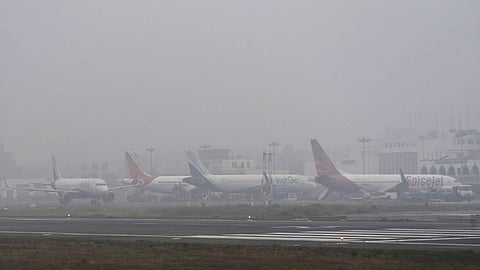 பனிமூட்டம்: தில்லியில் 500க்கும் மேற்பட்ட விமான சேவைகள் பாதிப்பு!