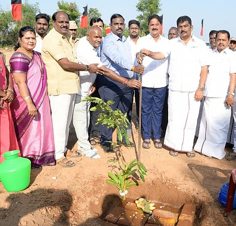 ஜிஞ்சுப்பள்ளியில் ரூ. 12.85 கோடியில் நவீன நெல் சேமிப்பு வளாகம்: காணொலி வாயிலாக முதல்வா் அடிக்கல்நாட்டினாா்