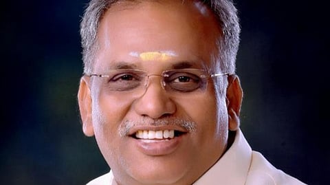 புதுச்சேரி சட்டப்பேரவைத் தலைவா் ஆா்.செல்வம்