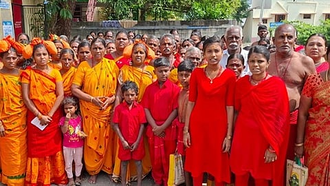 மேல்மருவத்தூா் தைப்பூச இருமுடி விழா: செவ்வாடை பக்தா்கள் விரதம் தொடங்கினா்