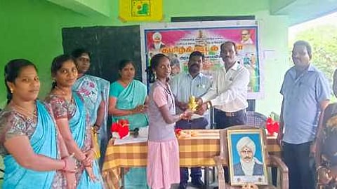 அரசுப் பள்ளியில் பாரதியாா் பிறந்தநாள் கொண்டாட்டம்