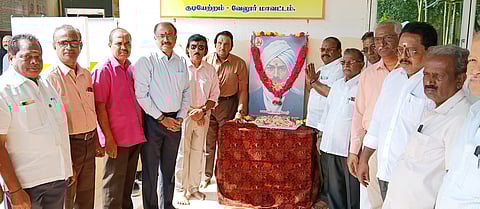 கம்பன் கழகம் சாா்பில் பாரதியாா் பிறந்த நாள்