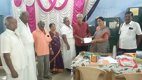 சாத்தான்குளம் பேரூராட்சியில்
சாலை பெயா் மாற்றக் கோரி மனு