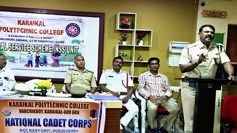 நிகழ்ச்சியில் பேசிய மண்டல காவல் கண்காணிப்பாளா் எம். முருகையன்.