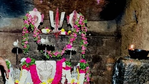 சங்ககிரி ஒருக்காமலையில் ஆட்சியா் சுவாமி தரிசனம்