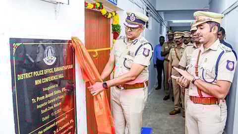 எஸ்.பி. அலுவலகத்தில் சிறு கூட்டரங்கம் திறப்பு