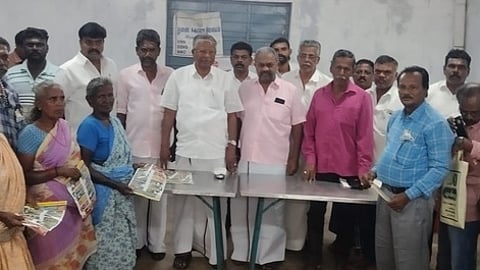 திமுக சாதனை விளக்க துண்டு பிரசுரம் விநியோகம்