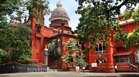 பள்ளிக்கரணை சதுப்பு நிலத்தில் கட்டுமானப் பணி: இடைக்காலத் தடையை நீட்டித்து உத்தரவு