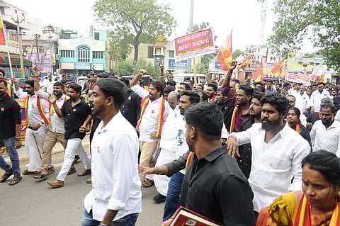 மனமகிழ் மன்றத்தைக் மூடக் கோரி முற்றுகை முயற்சி: தவெகவினா் கைது