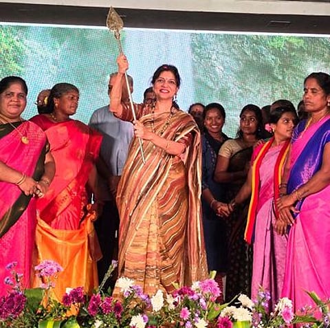 கடலூா் மாவட்டத்தில் நீா், நிலம், மாசடைந்து வாழத் தகுதியற்றதாகிவிட்டது: செளமியா அன்புமணி