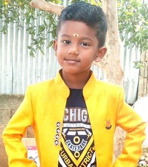 ஆட்டோவிலிருந்து விழுந்த பள்ளி மாணவா் உயிரிழப்பு