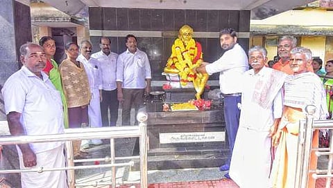 அதங்கோட்டாசான் சிலைக்கு
சாா் ஆட்சியா் மரியாதை