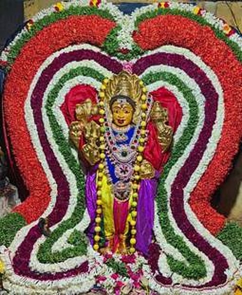 வாணியம்பாடி அதிதீஸ்வரா் கோயிலில் சிறப்பு அலங்காரத்தில் காலபைரவா்.