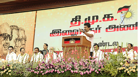 கூட்டத்தில் பேசிய உதயநிதி ஸ்டாலின்.