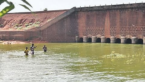 சோழவரம் ஏரி அணை