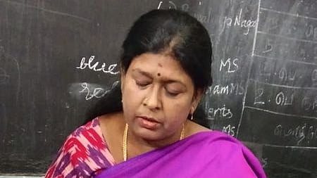 சான்று வழங்க ஆசிரியையிடம் ரூ.1,500 லஞ்சம்: திருச்சி வட்டாரக் கல்வி அலுவலா் கைது