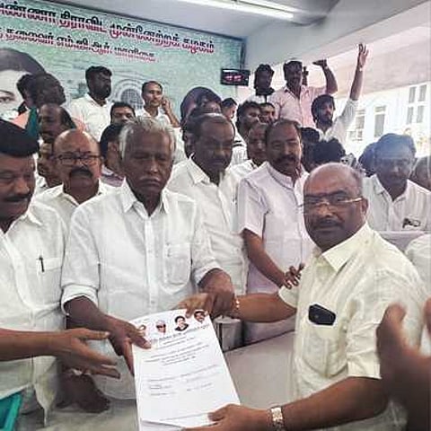 நாமக்கல் தொகுதியில் போட்டியிட ஸ்ரீதேவி பி.எஸ்.மோகன் விருப்ப மனு