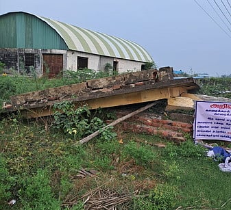 இடிக்கப்பட்ட கருமாதி மண்டபம்.