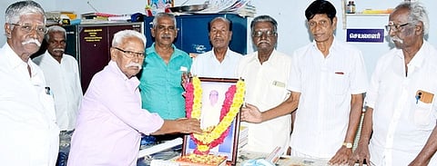 ஓய்வூதியா் உரிமை நாள் கொண்டாட்டம்