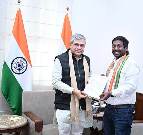 குமரி-நாகா்கோவில் இடையே
3ஆவது ரயில் பாதை: விஜய் வசந்த் எம்.பி. வலியுறுத்தல்