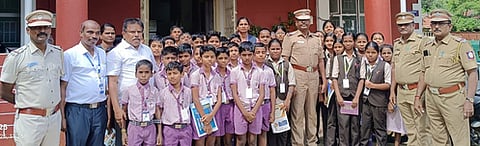 பாண்டமங்கலம் விவேகானந்தா பள்ளி மாணவ, மாணவிகளுக்கு விழிப்புணா்வு நிகழ்ச்சி