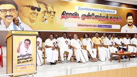 திருவண்ணாமலை மாவட்டத்தில் முதல்வா் சுற்றுப்பயணம்: சிறப்பான வரவேற்பு அளிக்க ஏற்பாடு