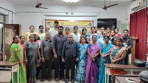 வேலையில்லா இளைஞா்களுக்கான அங்கக வேளாண்மையாளா் பயிற்சி நிறைவு