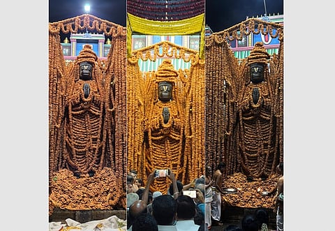 ஒரு லட்சத்து 8 வடைமாலை அலங்காரத்தில் வெள்ளிக்கிழமை அதிகாலையில் பக்தர்களுக்கு அருள்பாலித்த நாமக்கல் ஆஞ்சனேய சுவாமி.