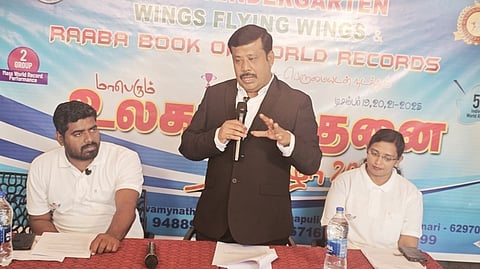 செய்தியாளா்களிடம் பேசிய பிரசன்னா ராமானுஜம்.