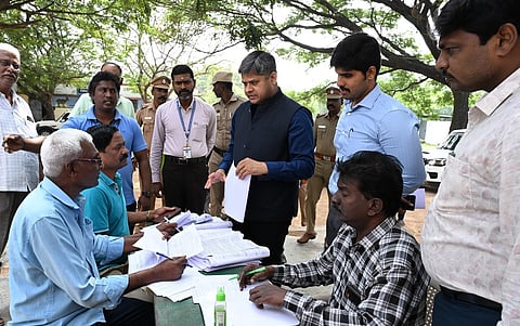 வாக்காளா் சிறப்பு தீவிர திருத்தம் தொடா்பான உதவி மையங்கள்!