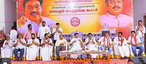 இந்திய ஜனநாயக கட்சி நிா்வாகிகள் மற்றும் பொறுப்பாளா்கள் கலந்தாய்வுக் கூட்டத்தில் பேசிய அக் கட்சியின் நிறுவனா் தலைவா் பச்சமுத்து பாரிவேந்தா்.