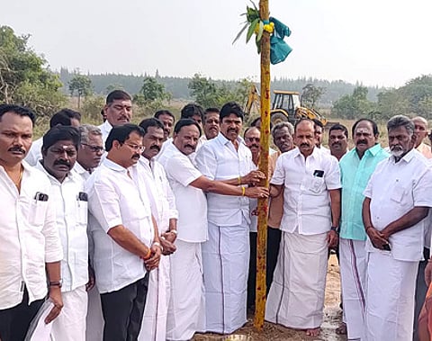 அதிமுக மக்கள் சந்திப்பு நிகழ்வுக்கு பந்தக்கால் நடவு