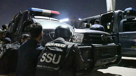 பாகிஸ்தானில் காவல் துறை வாகனத்தின் மீது துப்பாக்கிச் சூடு! 5 பேர் பலி!