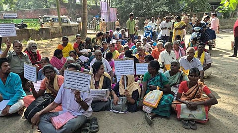 காத்திருப்புப் போராட்டம் நடத்திய மாற்றுத் திறனாளிகள்