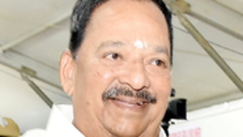 அமைச்சா் ஆா். காந்தி.