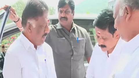 O Panneer selvam holds consultations