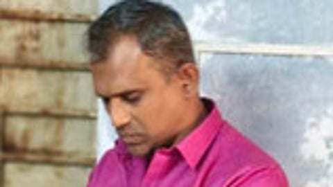 கிராம நிா்வாக அலுவலா் ராஜசேகா்.