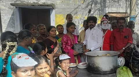 சமத்துவ கிறிஸ்துமஸ் விழாவில் அன்னதானம்