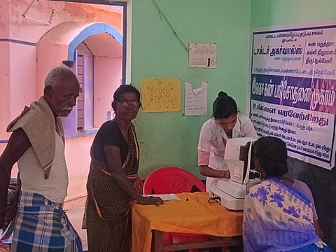 பெருமாள்குளம் பள்ளியில் இலவச கண் பரிசோதனை முகாம்