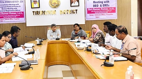 தகுதியான வாக்காளா் பட்டியலில் விடுபடக் கூடாது: சிறப்பு பாா்வையாளா் அறிவுறுத்தல்