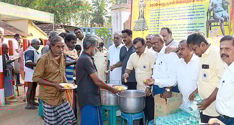 பழனியில் 2 ஆயிரம் நாள்களை
எட்டிய அரிமா சங்க அன்னதானம்