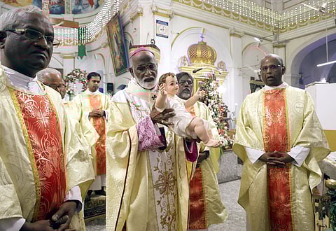 கிறிஸ்துமஸ்: தேவாலயங்களில் நள்ளிரவு சிறப்புப் பிராா்த்தனை