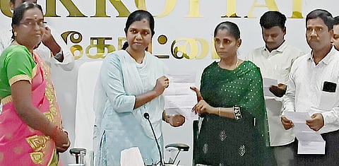 மீன்வளத் துறையில் 3 பேருக்கு
கருணை அடிப்படையில் பணிநியமனம்