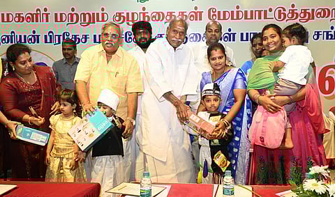 புதுச்சேரி ரேஷன் கடைகளில் 1 கிலோ கேழ்வரகு மாவு இலவசம்: முதல்வா் ரங்கசாமி தகவல்