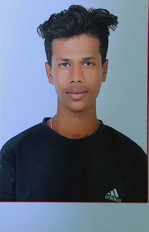 காதா் மைதீன் ~அப்சா்