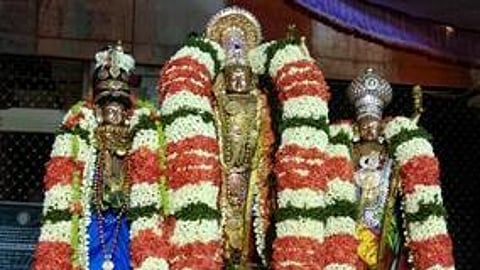 நிரந்தர செயல் அலுவலா் இல்லாமையால் ஏரிகாத்த ராமா் கோயில் பணிகள் பாதிப்பு!