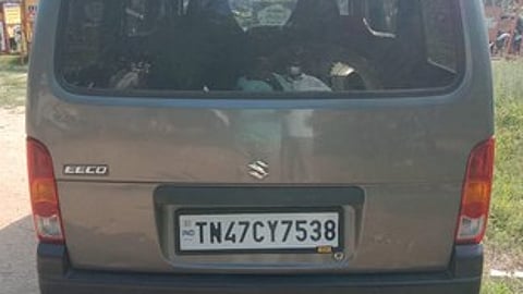 திருடப்பட்ட காா்.