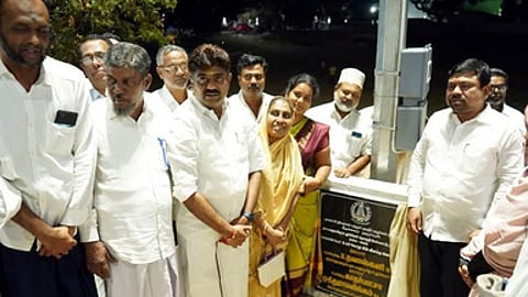 மின் விளக்குகள் பயன்பாட்டை தொடங்கி வைத்த கே.நவாஸ்கனி எம்.பி.